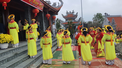 Hội xuân đền Ngọc Hoa- Khơi dậy những giá trị văn hoá truyền thống