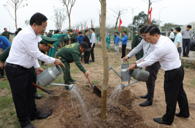 Ban Quản lý các khu công nghiệp tỉnh Ninh Bình phát động Tết trồng cây
