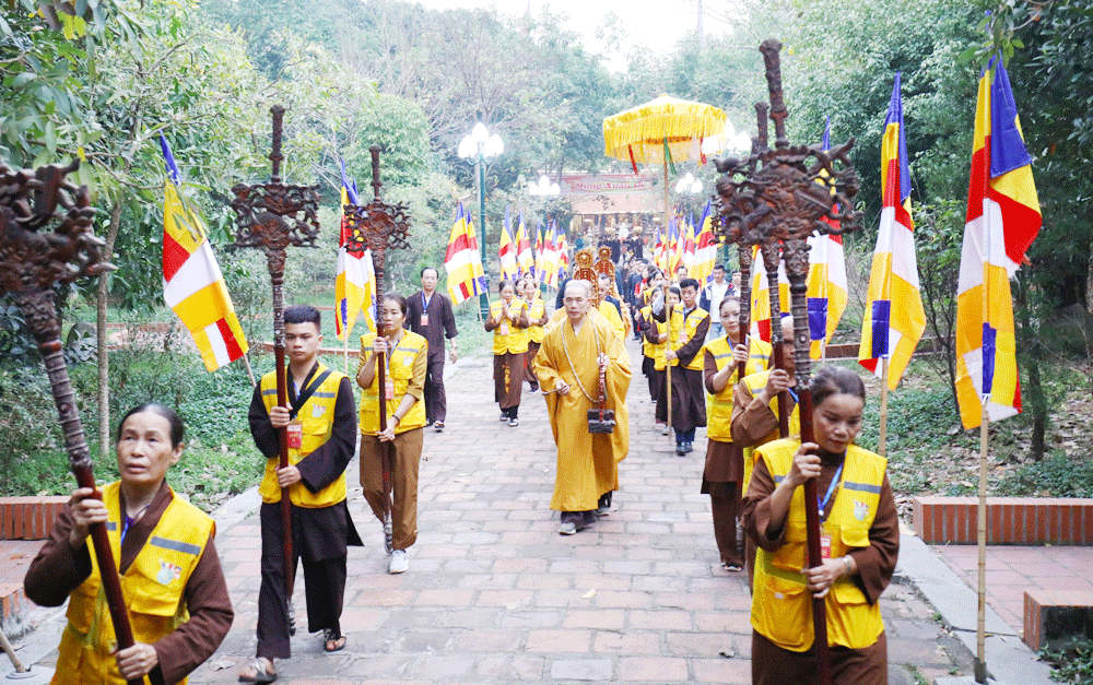 Bắc Giang: Lễ rước bài vị Tam Tổ Trúc Lâm lên chùa Hạ, Tây Yên Tử