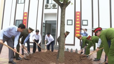 Công an thành phố Hà Nội tổ chức lễ phát động “Tết trồng cây đời đời nhớ ơn Bác Hồ”