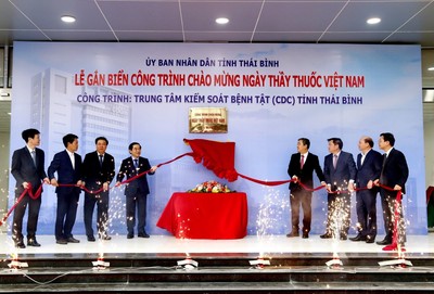 Thái Bình: Gắn biển công trình chào mừng 69 năm ngày thầy thuốc Việt Nam