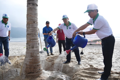 Hơn 1.500 người tham gia chiến dịch bảo vệ môi trường và Tết trồng cây tại Đà Nẵng