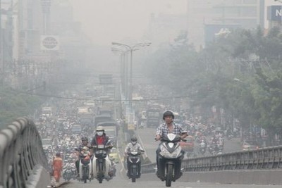 Cách bảo vệ bản thân khỏi ô nhiễm không khí tại Hà Nội và TP HCM