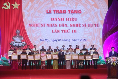 Chủ tịch nước Võ Văn Thưởng trao danh hiệu NSND, NSƯT lần thứ 10