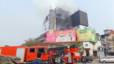 Hà Nội: Cháy tòa nhà trung tâm thương mại OCD Plaza