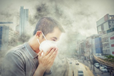 Ô nhiễm không khí làm tăng nguy cơ mắc ung thư vú lên 45%