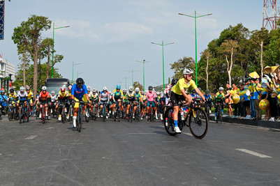 Giải xe đạp nữ quốc tế Bình Dương mở rộng “Cúp BIWASE” khởi tranh chặng 8