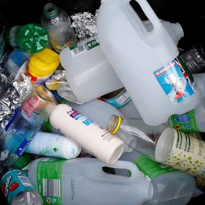 Cảnh báo hơn 16.000 loại hoá chất tồn tại trong các sản phẩm nhựa