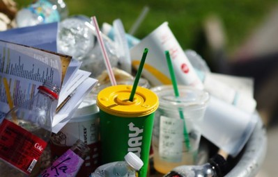Liên minh châu Âu thông qua dự luật mới về rác thải bao bì