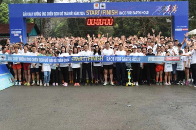 Hà Nội: Gần 1.500 người tham gia giải chạy hưởng ứng Chiến dịch Giờ Trái đất 2024