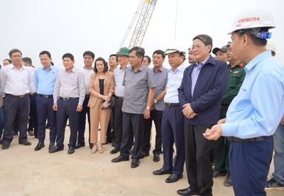 Phó Chủ tịch Quốc hội kiểm tra Dự án cao tốc Bắc – Nam đi qua địa bàn Quảng Bình