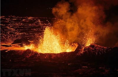 Núi lửa phun trào lần 4 trên bán đảo Reykjanes, Iceland ban bố tình trạng khẩn cấp