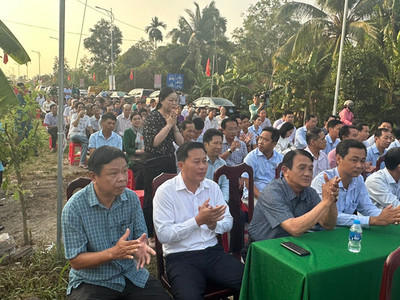 Cần Thơ: Hội nông dân huyện cùng xã Nhơn Nghĩa tổ chức Lễ phát động “Tuyến đường trồng cây Mai vàng"