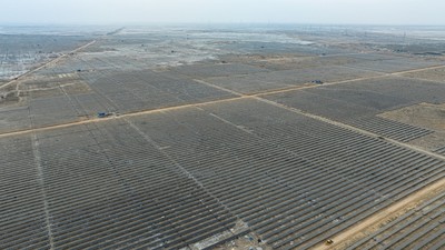 Ấn Độ xây nhà máy điện gió và năng lượng Mặt Trời lớn nhất thế giới