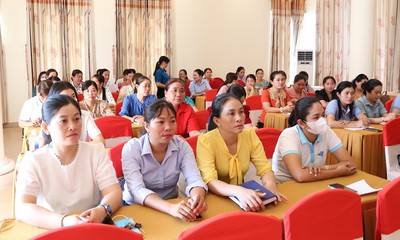 Trà Vinh: Tập huấn về bảo vệ môi trường cho cán bộ Hội phụ nữ
