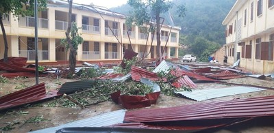 Sơn La: Gió lốc, mưa đá gây tốc mái gần 500 nhà dân, các trường học