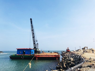 Quảng Ngãi: Dự án đê chắn cát cảng Sa Huỳnh vượt tiến độ