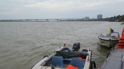 Hà Nội hạn chế phương tiện trên sông Hồng