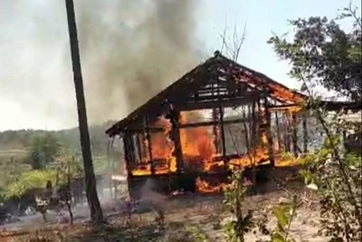Đắk Nông: Cháy rụi nhà một em học sinh có hoàn cảnh khó khăn cần sự giúp đỡ