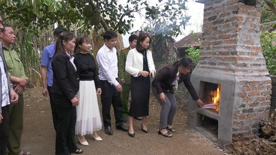 Hoà Bình: Xây dựng mô hình “Lò đốt rác hộ gia đình” ở xã Đa Phúc huyện Yên Thuỷ