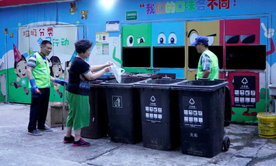 Hong Kong thực hiện chương trình thí điểm thu phí rác thải từ ngày 1/4