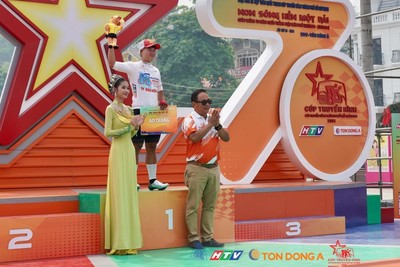 Hoa hậu Môi trường Thế giới Thanh Hà lên Điện Biên ủng hộ các tay đua Cúp xe đạp truyền hình TP.HCM