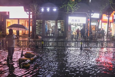 Trung Quốc: Gió lớn và mưa đá khiến 7 người thiệt mạng