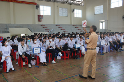 Khánh Hòa: Tăng cường tuyên truyền an toàn giao thông cho học viên các trường