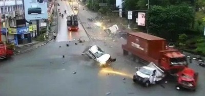 Indonesia: Đâm xe liên hoàn khiến 12 người thiệt mạng