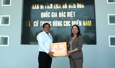 Quyền Chủ tịch nước Võ Thị Ánh Xuân thăm Trung ương Cục miền Nam