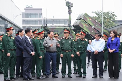 Thủ tướng Phạm Minh Chính thăm và làm việc tại Tập đoàn Viettel