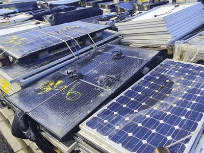 Australia đối mặt với nguy cơ "ngập" trong rác thải từ pin năng lượng mặt trời
