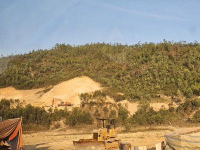 Quy Nhơn - Bình Định: Cần kiểm tra hoạt động mỏ đất tại KCN Long Mỹ gây ô nhiễm môi trường