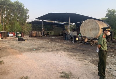Phát hiện nhà máy tái chế dầu nhớt trái phép quy mô lớn tại Bình Thuận