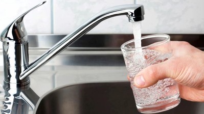 Mỹ công bố tiêu chuẩn nước uống đầu tiên đối với hoá chất vĩnh cửu