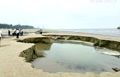 Nghệ An: Bắt quả tang Doanh nghiệp khai thác cát biển trái phép để thi công dự án