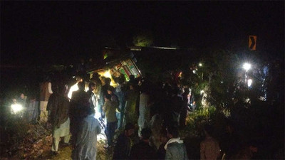Pakistan: Xe buýt rơi xuống hẻm núi sâu, 52 người thương vong
