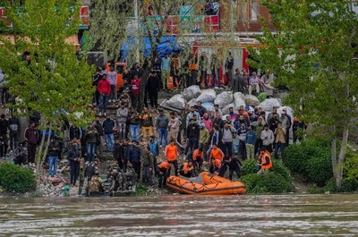 Ấn Độ: Lật thuyền trên sông tại vùng Kashmir, 15 người mất tích