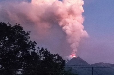 Indonesia: Núi lửa Ruang phun trào, hàng trăm người đi sơ tán