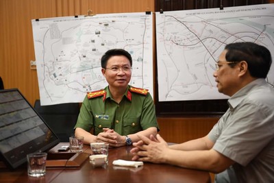 Thủ tướng Phạm Minh Chính thăm Trung tâm thông tin chỉ huy Công an tỉnh Phú Thọ
