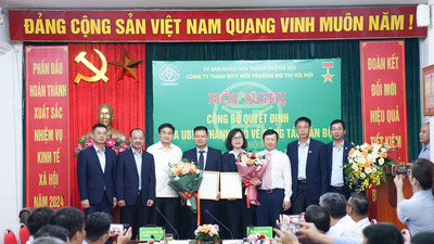 Công ty TNHH MTV Môi trường đô thị Hà Nội công bố quyết định về công tác cán bộ