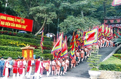 Phú Thọ đón khoảng 3 triệu lượt khách dịp Giỗ Tổ Hùng Vương - Lễ hội đền Hùng 2024