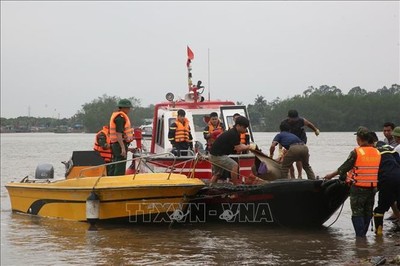 Vụ lật thuyền tại Quảng Ninh: Tìm thấy thi thể một nạn nhân