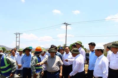 Thủ tướng Phạm Minh Chính kiểm tra công tác phòng chống hạn hán tại Ninh Thuận