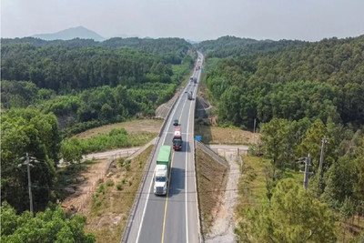 Bộ GTVT lấy ý kiến 2 tỉnh để mở rộng cao tốc Cam Lộ - La Sơn