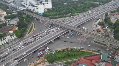 Hà Nội chính thức thông xe cầu vượt tại nút giao Mai Dịch (quận Cầu Giấy)
