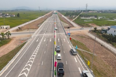 Ngày 30/6 sẽ thông xe toàn tuyến dự án cao tốc Diễn Châu-Bãi Vọt