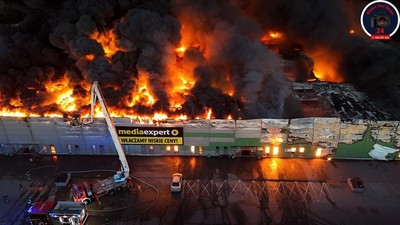 Ba Lan: Hỏa hoạn thiêu rụi một trong những trung tâm thương mại lớn nhất thủ đô Vácsava