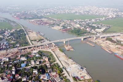 Hình ảnh cầu Lạc Quần 2 ở Nam Định đang xây dựng