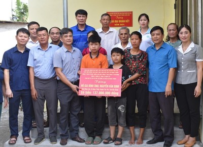 Tân Yên- Bắc Giang: Trao nhà đại đoàn kết cho hộ nghèo xã Ngọc Thiện